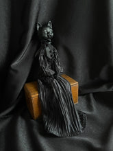 Load image into Gallery viewer, Kitty Poppet