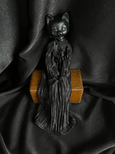 Load image into Gallery viewer, Kitty Poppet