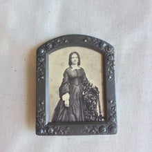 Load image into Gallery viewer, Small Tin Picture Frame with Roses