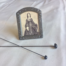 Load image into Gallery viewer, Small Tin Picture Frame with Roses