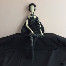 Load image into Gallery viewer, Hellebore