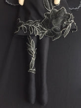 Load image into Gallery viewer, Hellebore