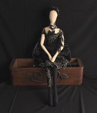 Load image into Gallery viewer, Hellebore