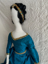 Load image into Gallery viewer, Minnie Poppet