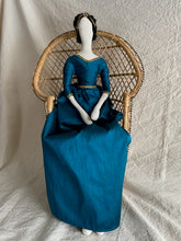 Load image into Gallery viewer, Minnie Poppet