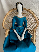 Load image into Gallery viewer, Minnie Poppet