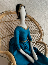 Load image into Gallery viewer, Minnie Poppet