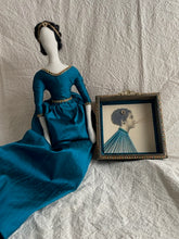 Load image into Gallery viewer, Minnie Poppet