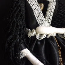 Load image into Gallery viewer, Pining