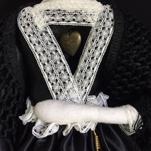 Load image into Gallery viewer, Pining