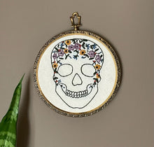Load image into Gallery viewer, Memento Mori Skull In Antique Frame